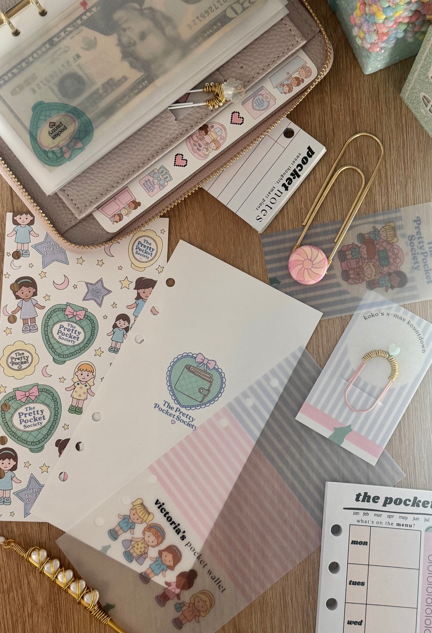The Pretty Pocket Society Heart Compact Dashboard