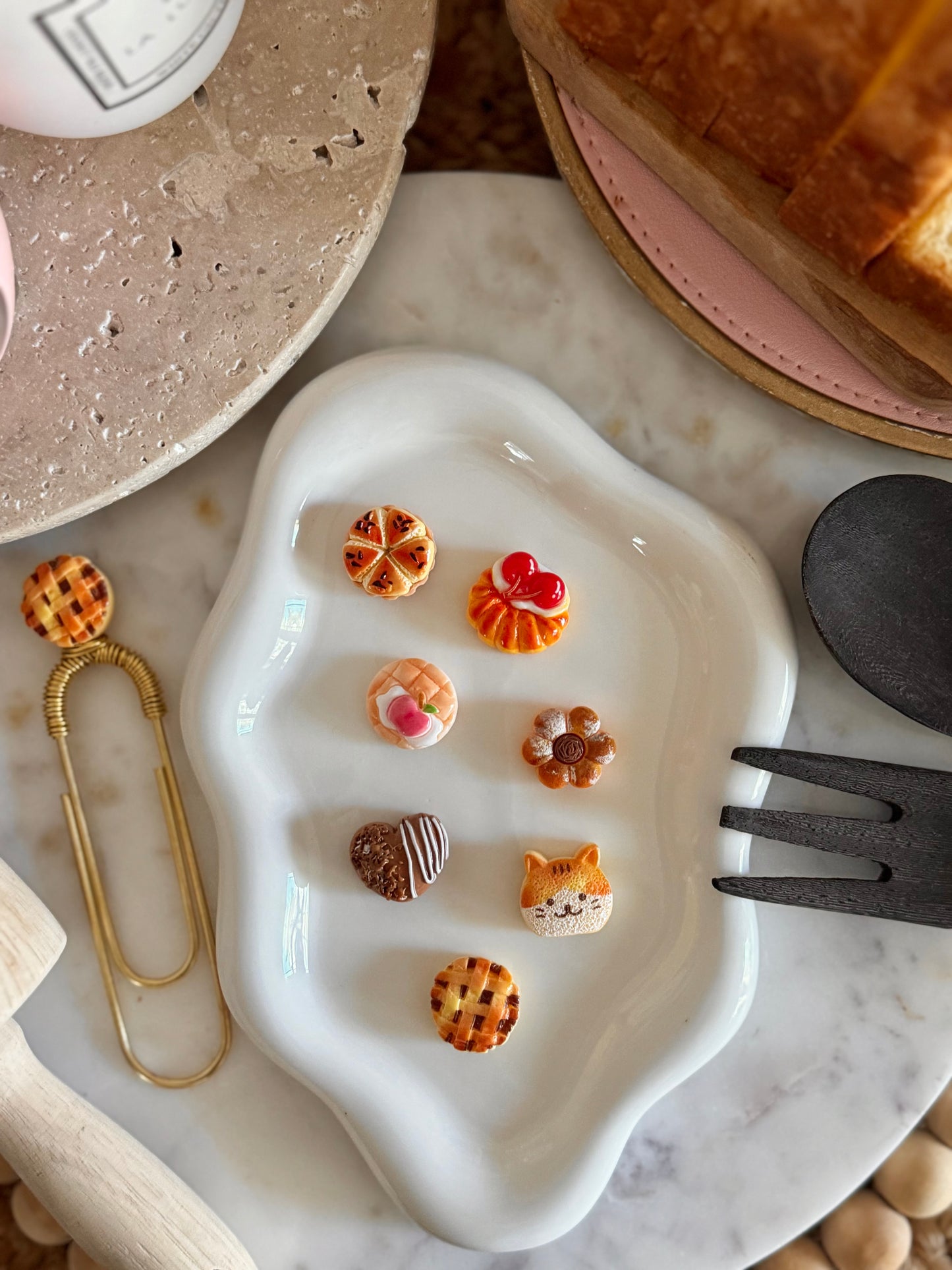 Krumb Catcher Jumbo Paperclip