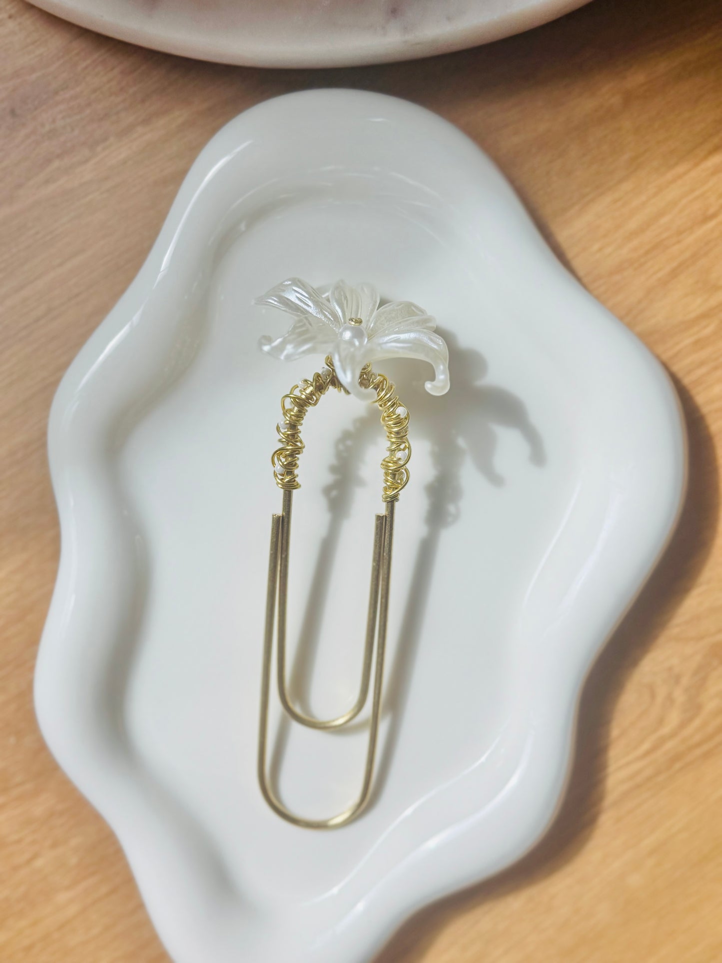 Silken Petal Jumbo Clip