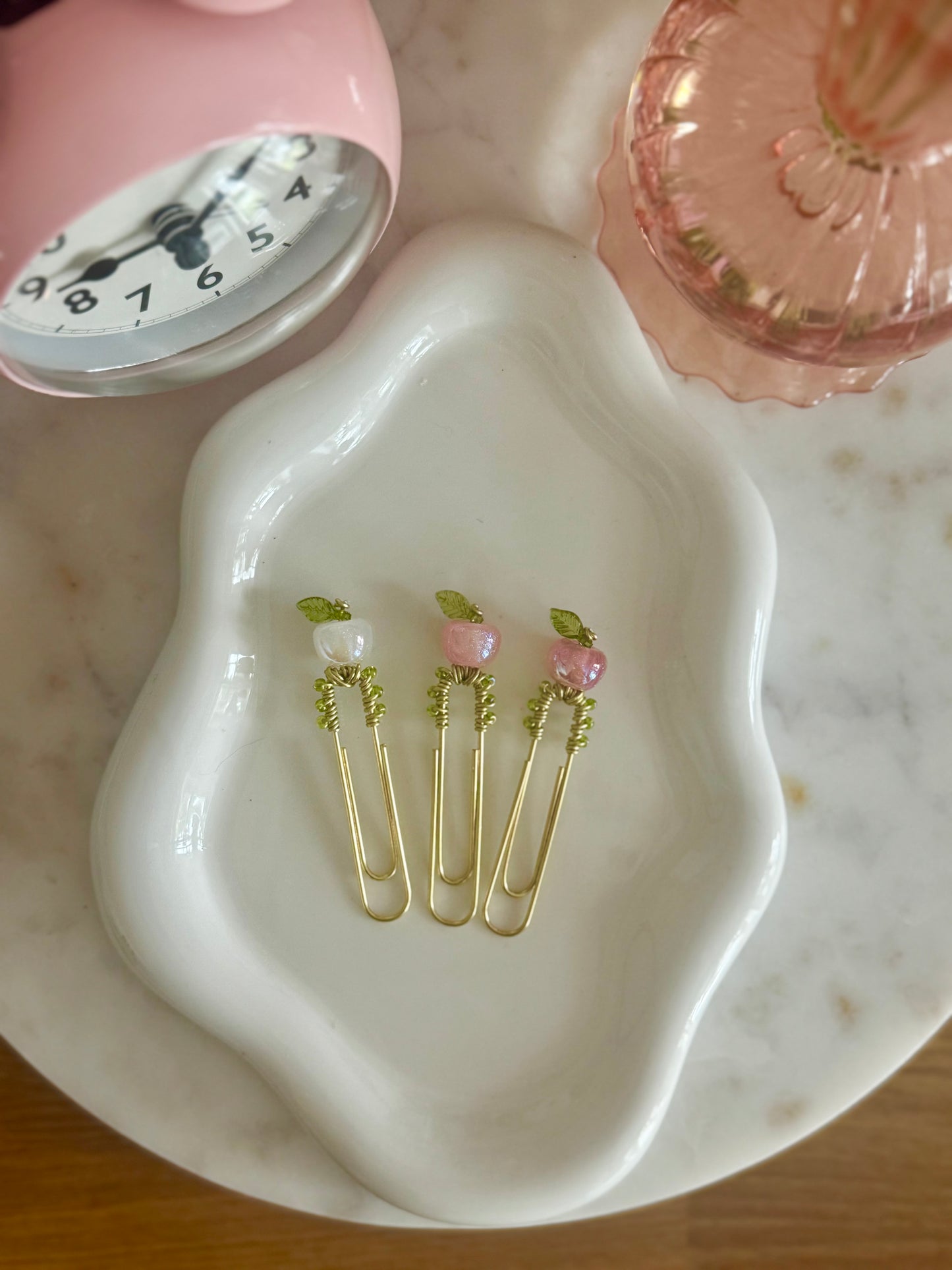 Sugarkoat Apple Paperclip 🍏