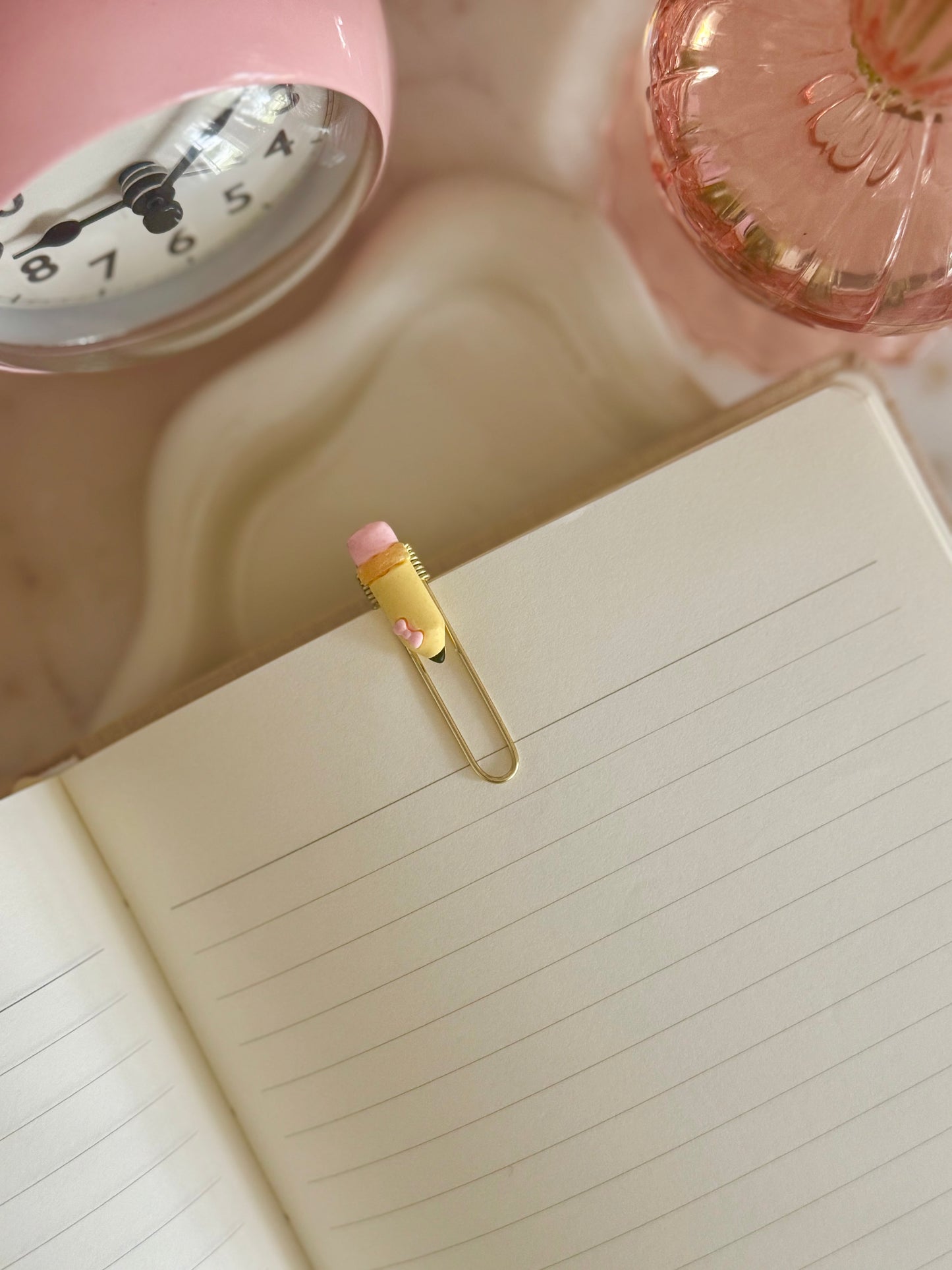 Desk Mates Paperclip ✏️