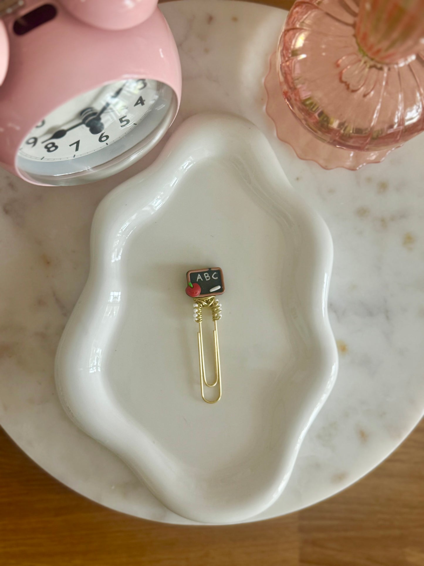 Klassic Chalk Paperclip 🍎✏️