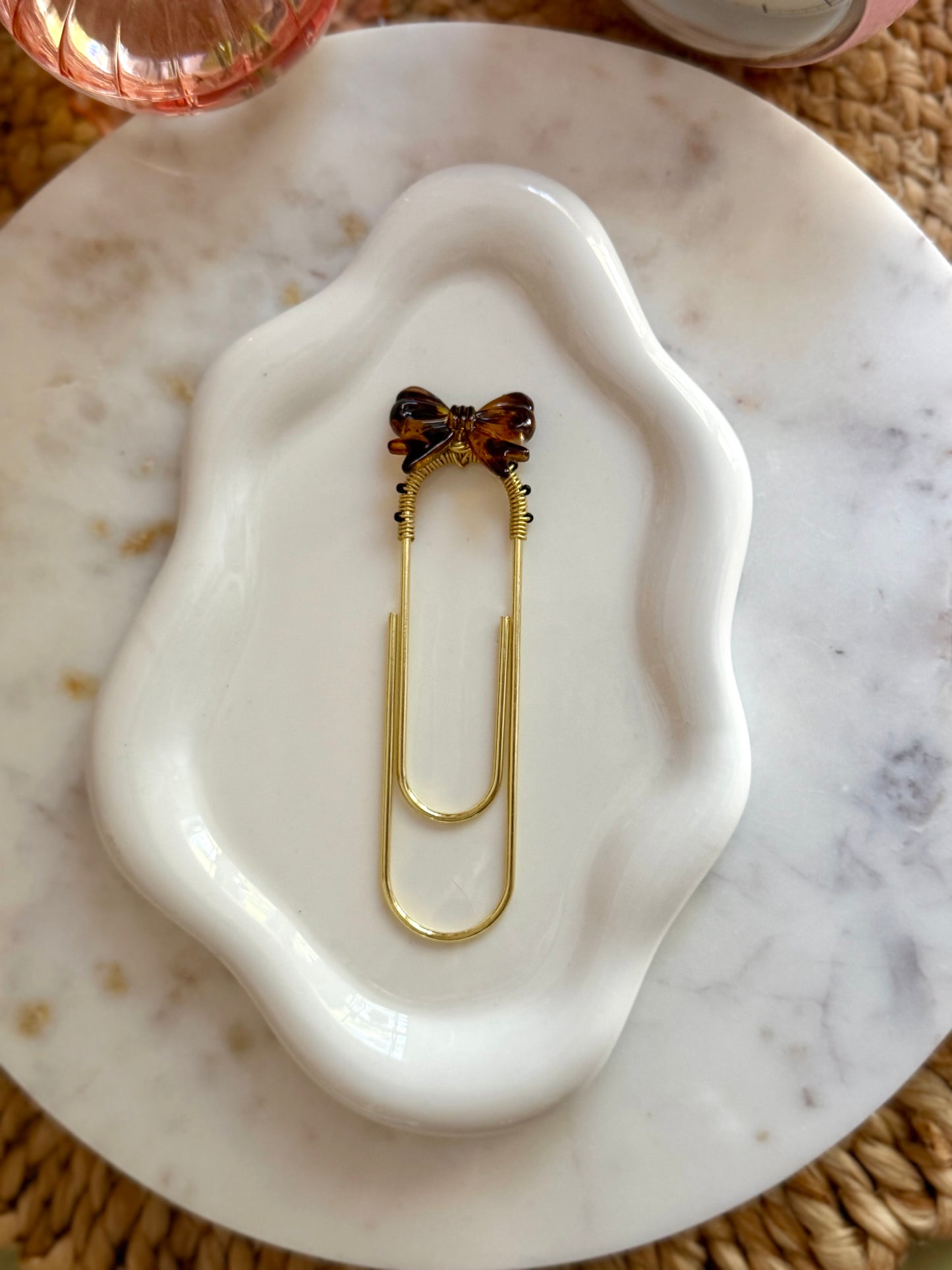 The Heritage Bow Clip 🤎🖤